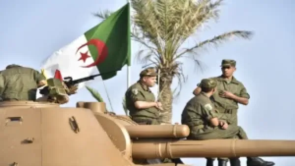 فرصة جديدة للشباب.. تجنيد رجال الصف المتقاعدين 2025 في الجزائر يفتح أبوابه للتسجيل الوطني