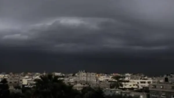 الطقس في ليبيا…  أجواء باردة وأمطار غزيرة على الشمال الليبي خلال الأيام المقبلة