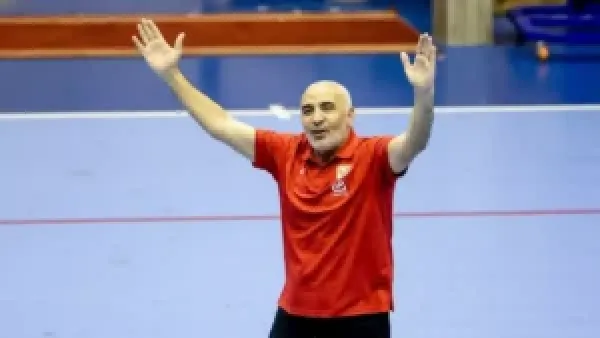 نداء طارق خيري للجماهير مع اقتراب بطولة إفريقيا: كيف تهدد 12 منتخبًا عرش مصر؟