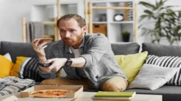 أبراج تفضل البقاء في البيت وتجد الراحة في هدوء أجوائها بعيدًا عن ضوضاء الخروج والاحتفالات الاجتماعية