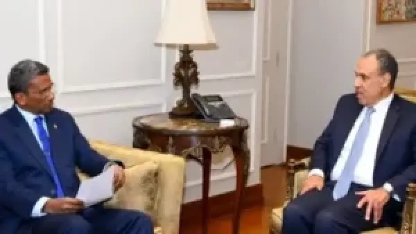 وزير الخارجية يبحث تعزيز التعاون الثنائي مع سيشل لتعميق العلاقات الدبلوماسية