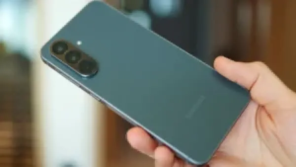 «سامسونج» تجهز لإطلاق جالاكسي A57.. هاتف جديد بأسعار معقولة