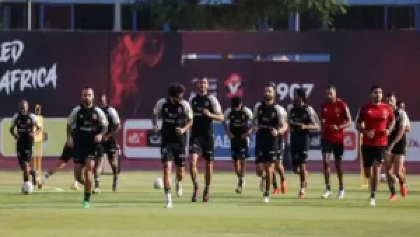 الأهلي يبدأ تدريباته في المغرب استعدادًا لمواجهة الجيش الملكي