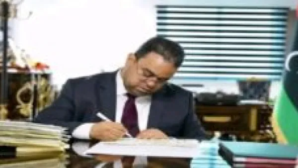 وزير التعليم الليبي رهن الحبس.. تهمته حرمان آلاف الطلاب من كتبهم المدرسية.