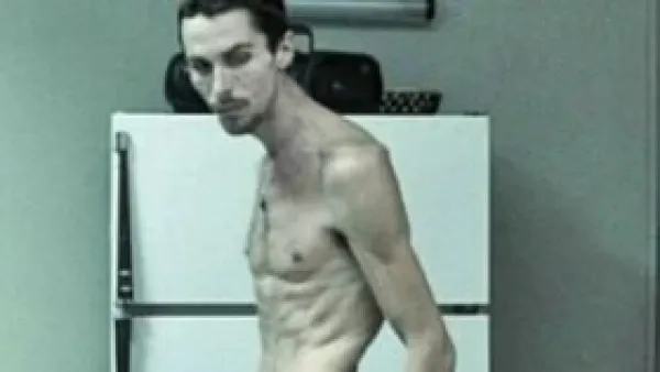 تفاحة وعلبة تونة يومياً.. النظام الغذائي الذي أفقد كرستيان بيل 28 كيلو من وزنه