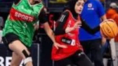 صافرة البداية.. تعادل الأهلي وسبورتنج في شوط مثير بقمة سوبر السلة 2025