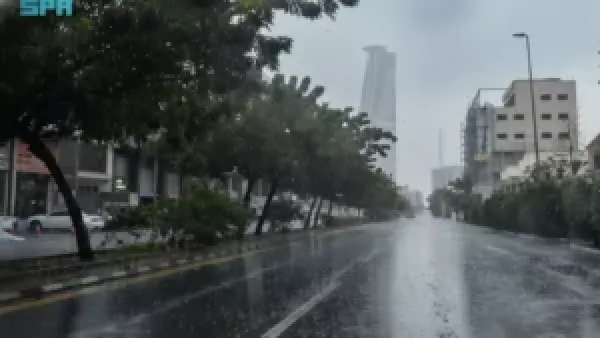 عاصفة مطرية تُسجّل 135 ملم في جدة وينبع وتعطل حركة الملاحة الجوية
