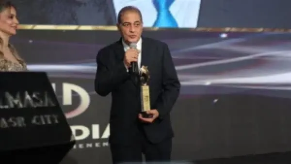 تكريم الإعلامي أسامة كمال كأفضل شخصية إعلامية في مصر والوطن العربي لعام 2025