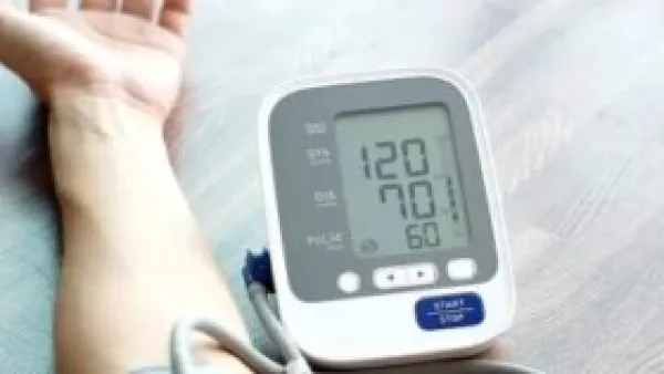 خفض ضغط الدم المرتفع.. قائمة بأقوى الأطعمة التي ينصح بها الأطباء للسيطرة عليه.