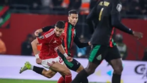 طاهر محمد طاهر يؤكد تفوق الأهلي في مواجهة الجيش الملكي وفسح الفرصة للفوز خارج الديار