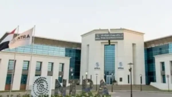 جهاز الاتصالات يحذر من ثغرات في الهواتف المحمولة تُستغل لاختراق المستخدمين