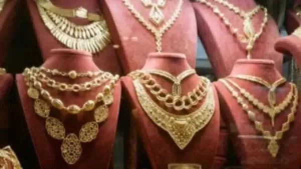 سعر الذهب عيار 18 يرتفع إلى 4778 جنيها في 26 نوفمبر 2025 ويتأثر بأسعار السوق العالمية