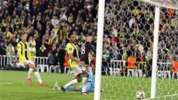 الدوري الأوروبي: تعادل فنربخشة وفرينكفاروزي 1-1 يفتح باب التأهل في الجولة الخامسة