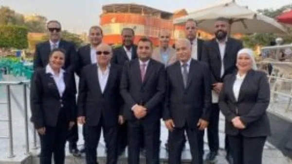 أحمد الأحمر يشعل سباق رئاسة نادي النصر بتقديم قائمته الانتخابية.