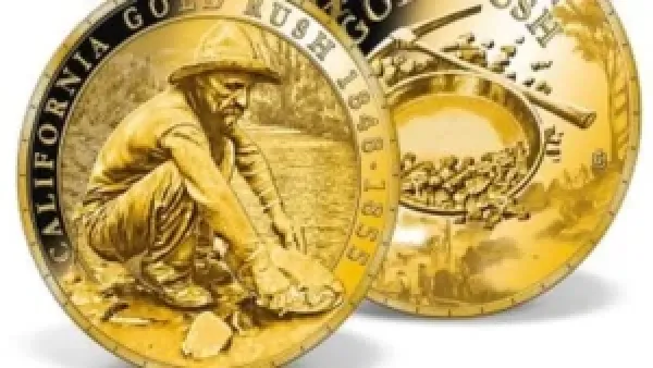 سعر الذهب اليوم الأحد يواجه توقعات بالارتفاع بعد تراجع الأمس