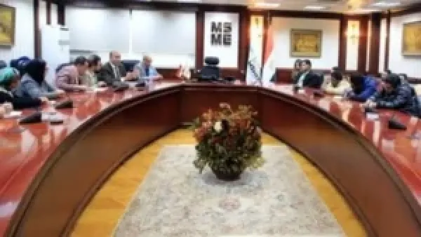 اجتماع جهاز تنمية المشروعات مع أصحاب الابتكارات لمناقشة دعم طلباتهم