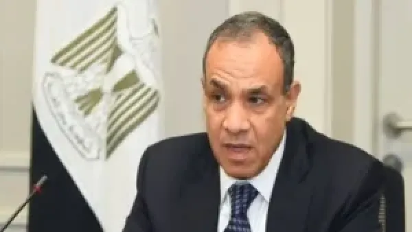 وزير الخارجية يبحث مع نظيره القبرصي تعزيز التعاون الثنائي بين البلدين