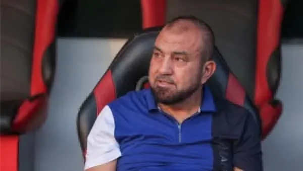 المدير الرياضي في الأهلي يواجه تهميشاً بسبب تضارب صلاحيات لجنة التخطيط