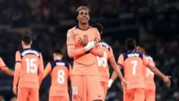 برشلونة يعزز صدارته في الدوري الإسباني بفوز 5-1 على ريال بيتيس