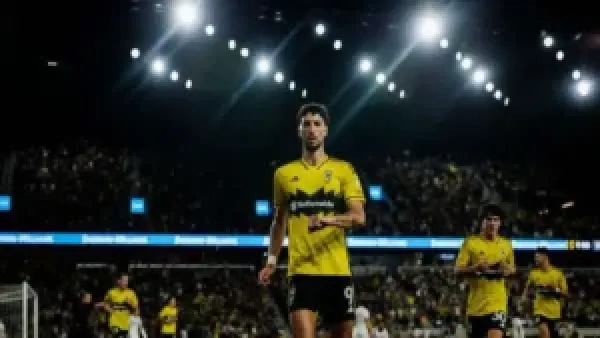 الدوري السعودي يقترب من توقيع وسام أبو علي.. ملايين الجماهير تنتظر انتقاله إلى الأهلي