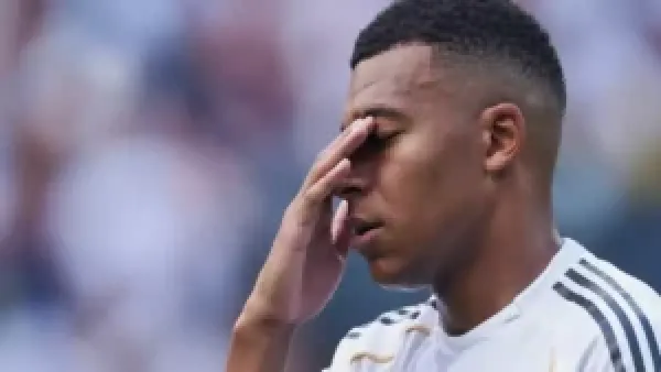 كورتوا يكشف موقف الفريق من أدوار ألونسو التدريبية بعد الهزيمة الأخيرة