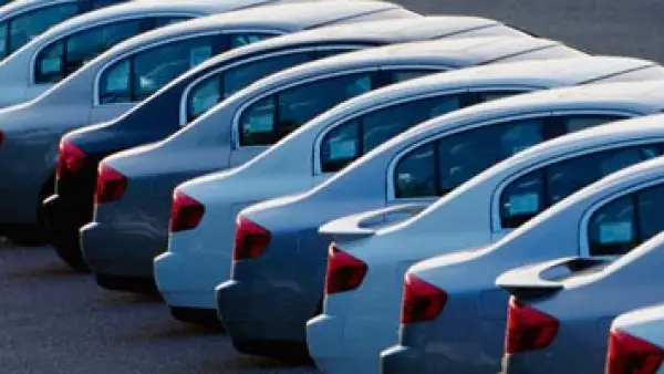 تراجع أسعار السيارات.. هل الوقت الحالي مناسب للشراء أم الأفضل الانتظار؟