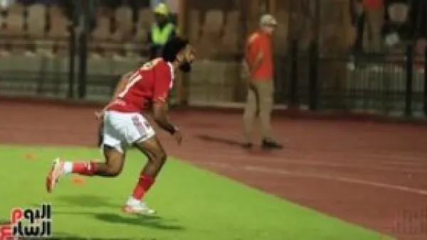 الأهلي يُنهي مسلسل التجديد ويؤمّن بقاء حسين الشحات في صفوفه لـ 3 مواسم