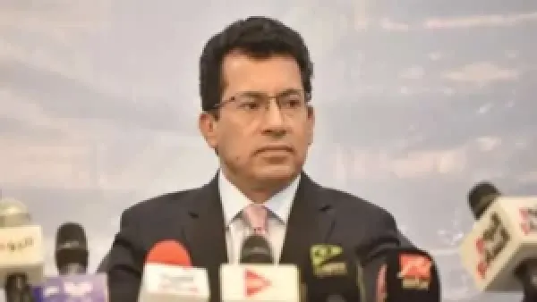 وزير الرياضة يؤكد براءة الجهات في حادث السباح يوسف محمد ويعزي أسرته