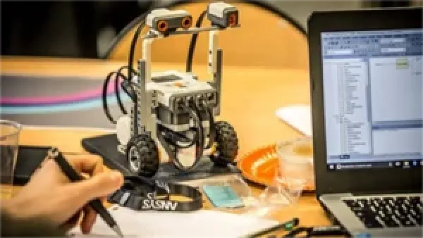 مسابقة «القومي للاتصالات» لمشروعات تخرج طلاب الهندسة لتعزيز الابتكار في تكنولوجيا الاتصالات وتطوير الحلول الرقمية