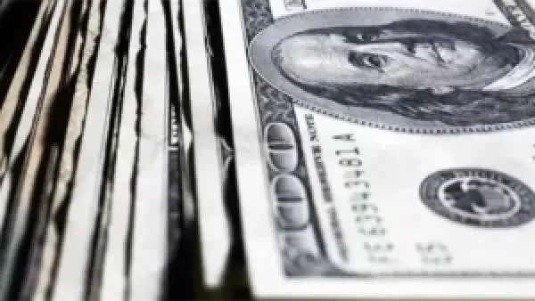 تراجع سعر الدولار أمام الجنيه المصري بنحو 6 قروش يؤثر على سوق الصرف اليوم