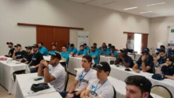 رعاية الطلاب.. كيف تراهن السعودية على جيلها الجديد لقيادة المستقبل؟