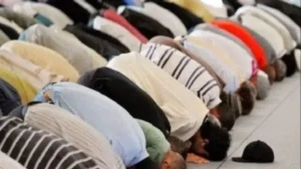 خطبة الجمعة القادمة بعنوان توقير كبار السن تعزز قيم الاحترام في المجتمع