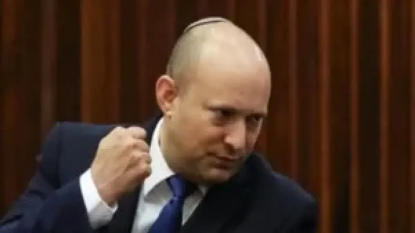 شبح الاختراق.. هاكر إيراني يدعي السيطرة على هاتف نفتالي بينيت