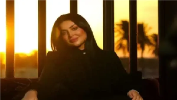 الإعلامية هبة الزياد تظهر للمرة الأخيرة بالأسود وتُسلط الضوء على البصيرة في حديثها عن «قعر جهنم» قبل وفاتها