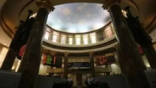 بورصة اليوم 8-12-2025: تحركات رئيسية تؤثر على أداء السوق واستقرار الأسهم