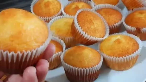 كتير في السوق اعملي كب كيك البرتقال للعيال حلو و بسيط ودفيهم في الشتا