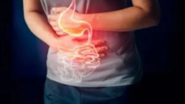 ألم المعدة ليس مجرد عرض عابر.. 5 علامات تؤكد حاجتك لزيارة الطبيب.