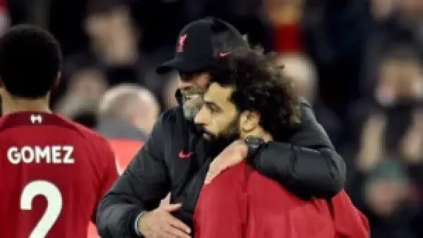 يورجن كلوب يعبر عن دعم قوي لمحمد صلاح بعد خلافه مع المدير الفني آرني سلوت