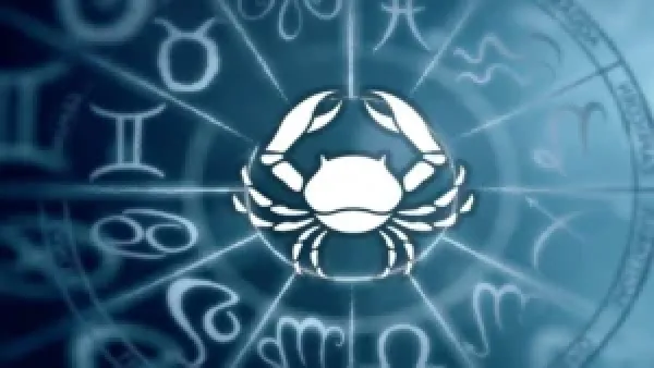 توقعات برج السرطان اليوم الإثنين: يوم الحظوظ الصغيرة والفرص المتجددة لكن أحذر من تفويتها
