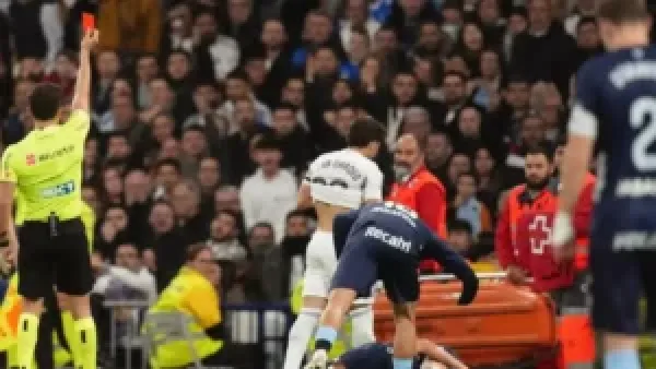 خبير تحكيمي يكشف الأسباب الحقيقية لطرد نجوم ريال مدريد وتأثيرها على نتائج الفريق