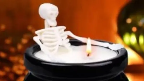 لم تعد تقتصر على الحلوى والأزياء.. النعوش أحدث صيحات هدايا عيد الهالوين.