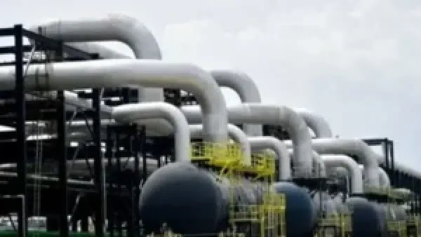 ارتفاع أسعار النفط مع توقعات الأسواق لتراجع الفائدة الأمريكية وتأثيرها على الاقتصاد العالمي