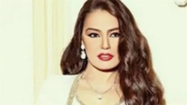 من حادث العمود الفقري إلى السرطان.. القصة الحقيقية وراء أيقونة اسمها شريهان.