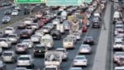 100 دينار للعام.. الكويت تقرر زيادة رسوم التأمين الصحي للوافدين المقيمين بالدولة