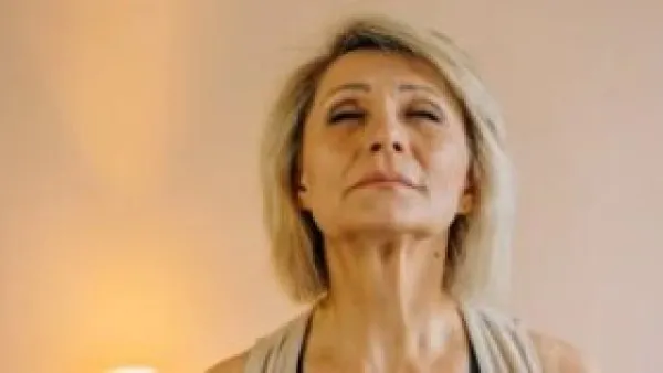 الكركديه ليس للمتعة فقط.. كيف يخفض كوب منه ضغط الدم المرتفع بفاعلية تماثل بعض الأدوية؟