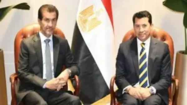 سفير قطر يوجه دعوة رسمية لوزير الرياضة لحضور كأس العرب لتعزيز التعاون الرياضي