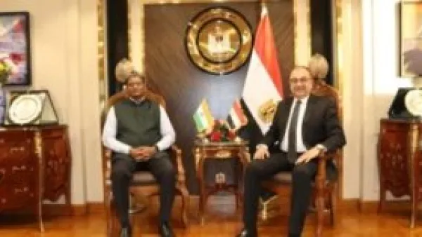 استثمارات هندية مرتقبة.. وزير قطاع الأعمال يبحث فرص التعاون مع سفير نيودلهي القاهرة