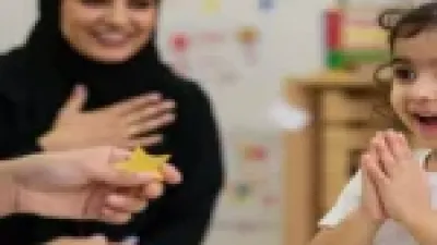 قرار جديد في الإمارات يعيد تشكيل مستقبل الأطفال ويحذر خبراء التعليم من تداعيات نفسية خطيرة