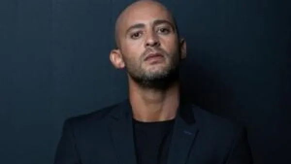 بعد القبض عليه في ميدان التحرير.. لماذا قررت النيابة إخلاء سبيل شادي ألفونس؟