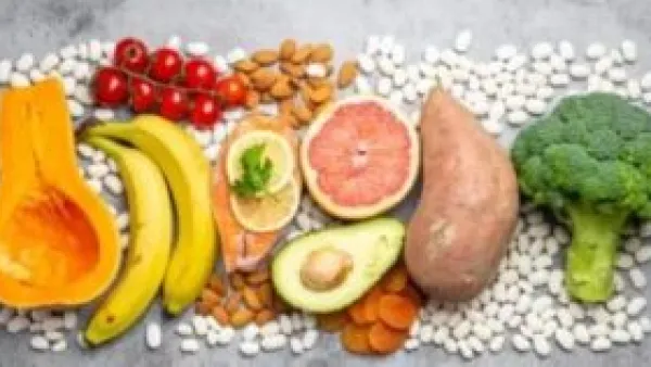 البطاطا على رأسها.. 8 أطعمة شائعة لتعزيز المناعة وتقوية حاسة البصر.